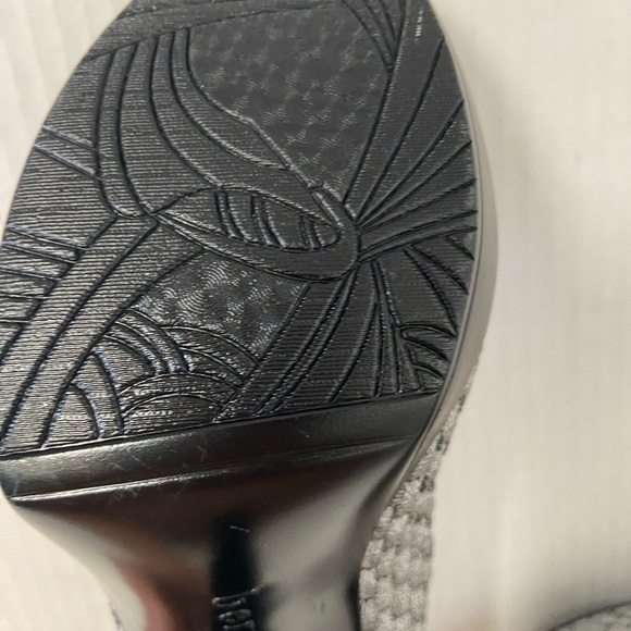 BM Bernie Mev New Yrom Black & Silver platforms high end women’s size 8.5 - Picture 8 of 8